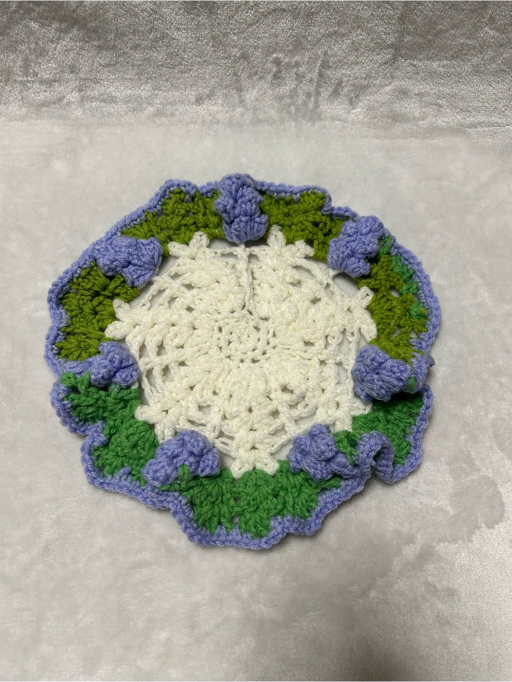 vintage crochet round doily green white three dimensional purple grape clusters